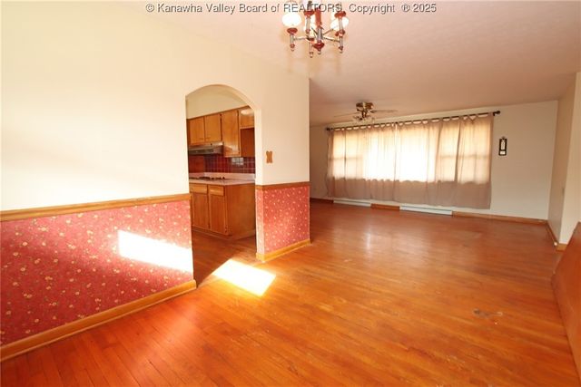 208 Woodland Drive, Nitro, WV 25143