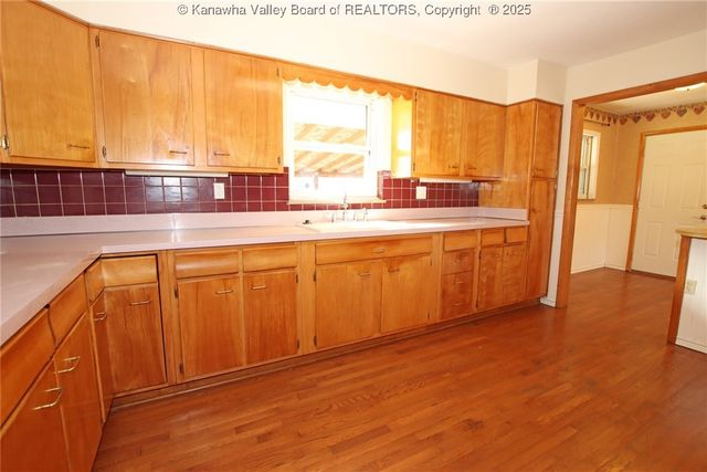 208 Woodland Drive, Nitro, WV 25143