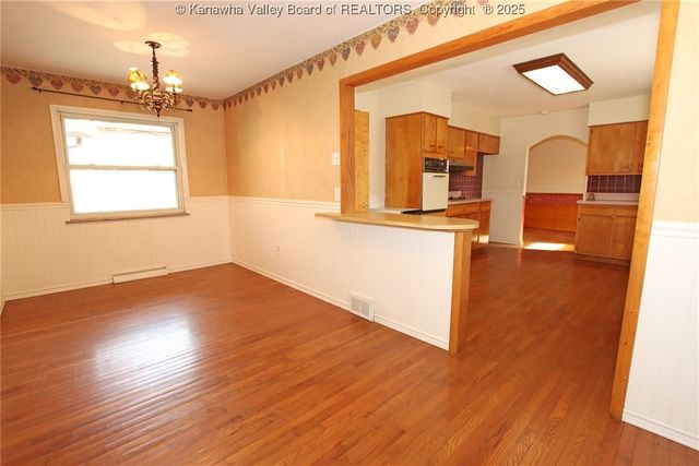 208 Woodland Drive, Nitro, WV 25143