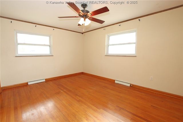 208 Woodland Drive, Nitro, WV 25143