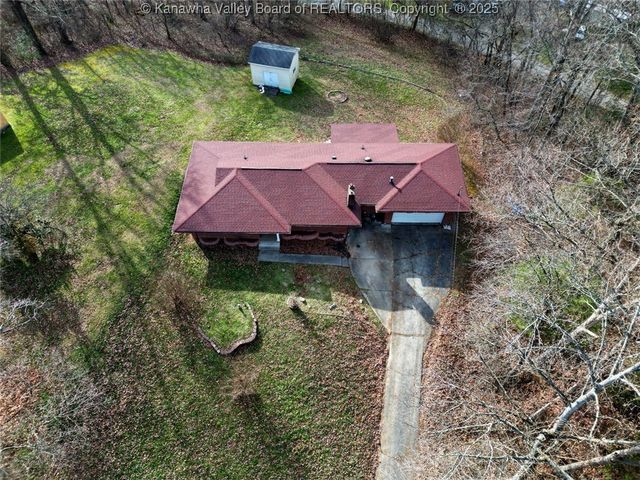 208 Woodland Drive, Nitro, WV 25143