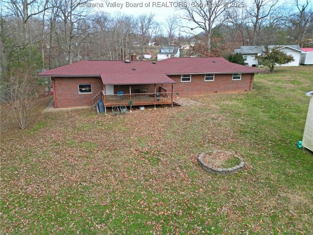 208 Woodland Drive, Nitro, WV 25143