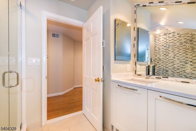 112 Heller Way, Montclair Twp., NJ 07043