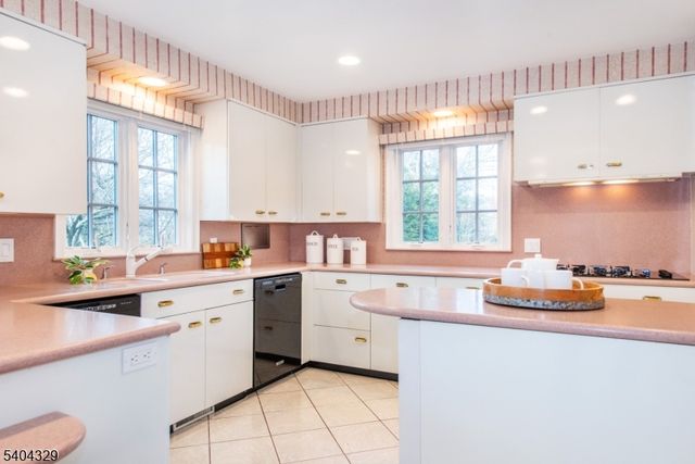 112 Heller Way, Montclair Twp., NJ 07043