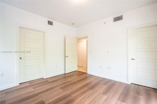 300 Majorca Ave 202, Coral Gables, FL 33134