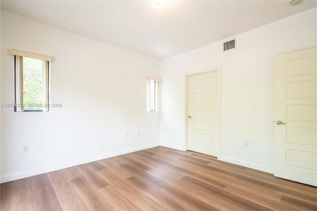 300 Majorca Ave 202, Coral Gables, FL 33134