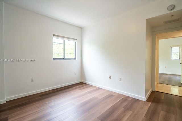 300 Majorca Ave 202, Coral Gables, FL 33134