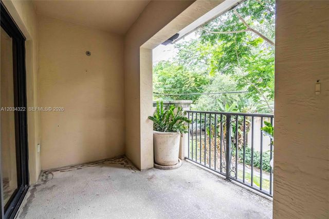 300 Majorca Ave 202, Coral Gables, FL 33134