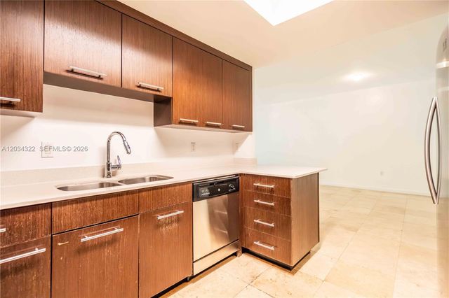 300 Majorca Ave 202, Coral Gables, FL 33134