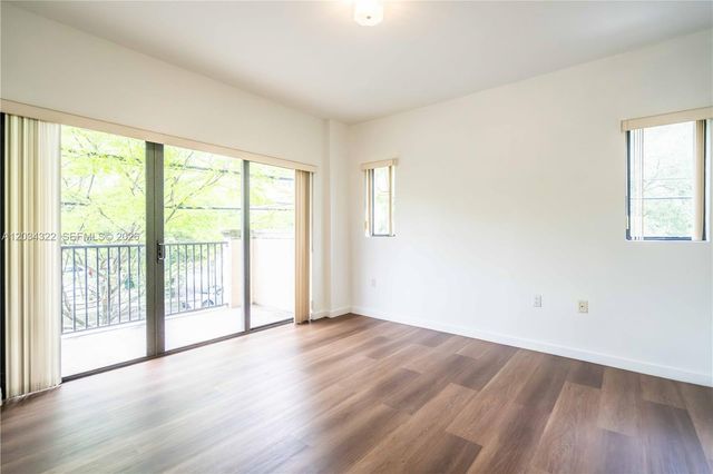 300 Majorca Ave 202, Coral Gables, FL 33134