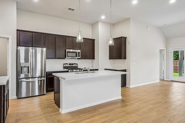 3205 Royal Forest Drive, Denton, TX 76208