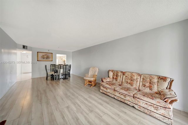 2571 Aragon Boulevard 220, Sunrise, FL 33322