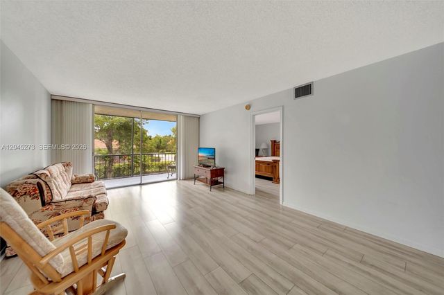 2571 Aragon Boulevard 220, Sunrise, FL 33322