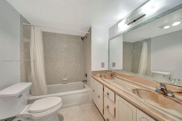 2571 Aragon Boulevard 220, Sunrise, FL 33322