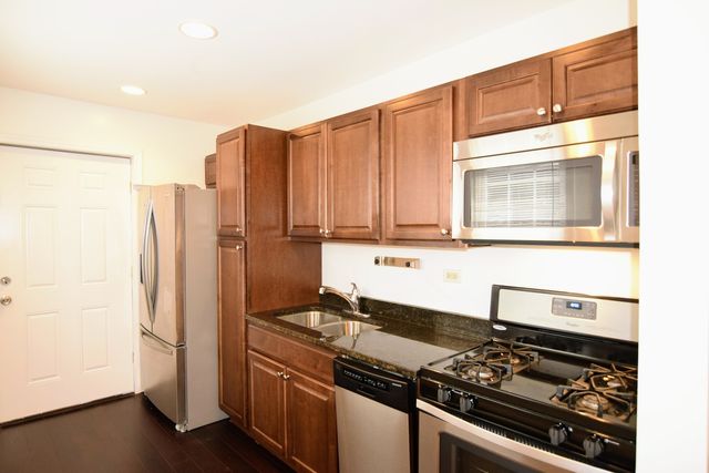 1828 N Bissell Street 2, Chicago, IL 60614