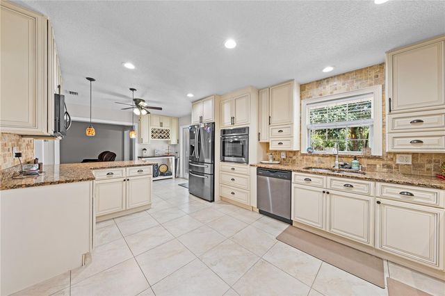 3575 KAISER AVENUE, St Cloud, FL 34772