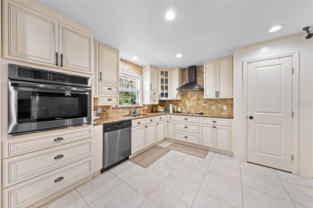 3575 KAISER AVENUE, St Cloud, FL 34772