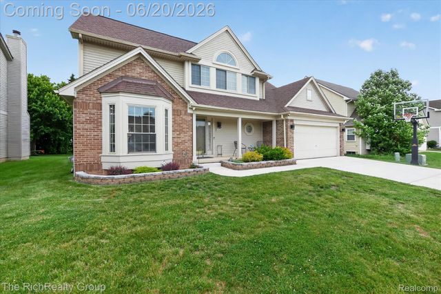 47185 Scarlet Drive S, Novi, MI 48374