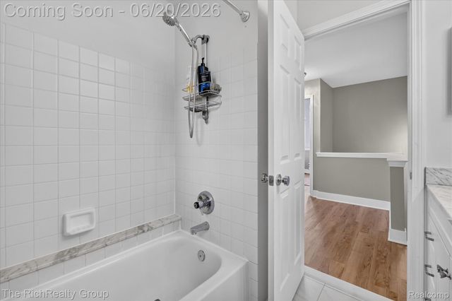 47185 Scarlet Drive S, Novi, MI 48374