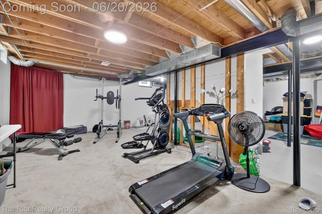 47185 Scarlet Drive S, Novi, MI 48374