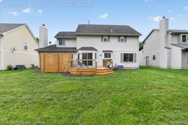 47185 Scarlet Drive S, Novi, MI 48374