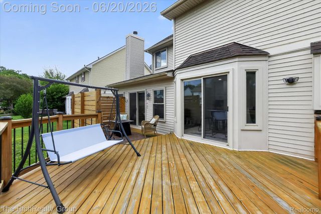 47185 Scarlet Drive S, Novi, MI 48374