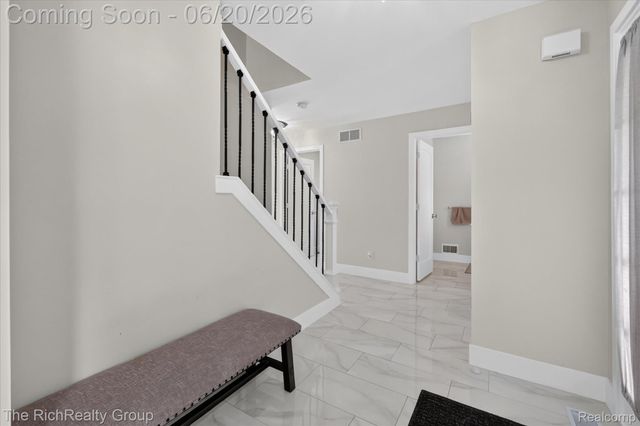 47185 Scarlet Drive S, Novi, MI 48374
