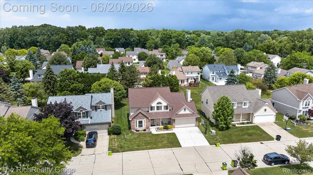 47185 Scarlet Drive S, Novi, MI 48374