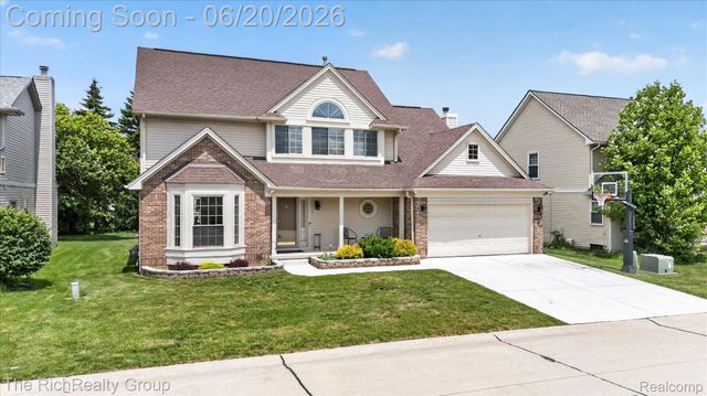 47185 Scarlet Drive S, Novi, MI 48374