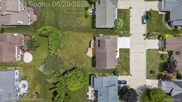 47185 Scarlet Drive S, Novi, MI 48374