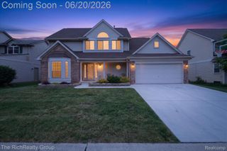 47185 Scarlet Drive S, Novi, MI 48374