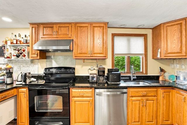 69 Maynard St, Newton, MA 02465