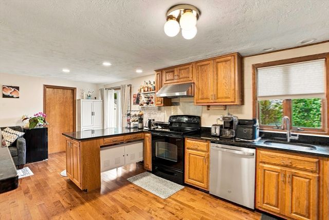 69 Maynard St, Newton, MA 02465