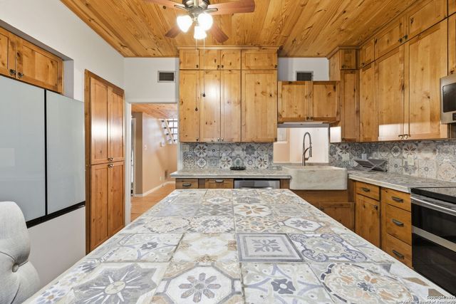 3103 Eisenhauer Rd Apt K15, San Antonio, TX 78209