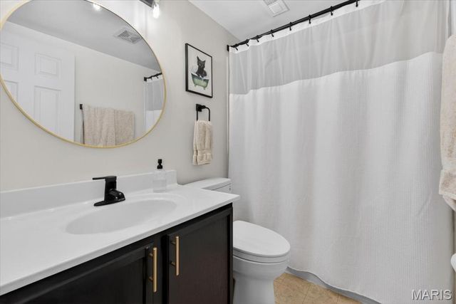 2253 Klemm C, St Louis, MO 63110