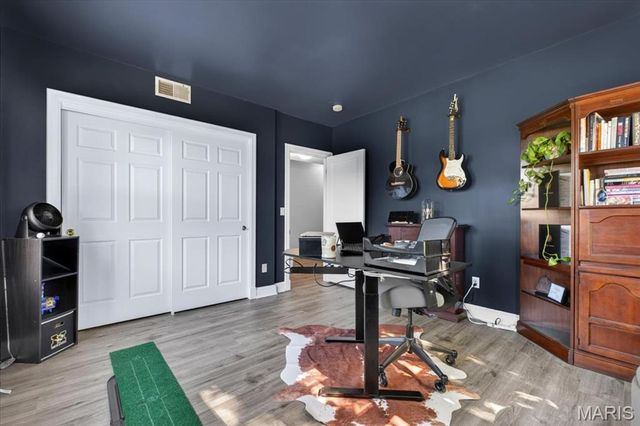 2253 Klemm C, St Louis, MO 63110