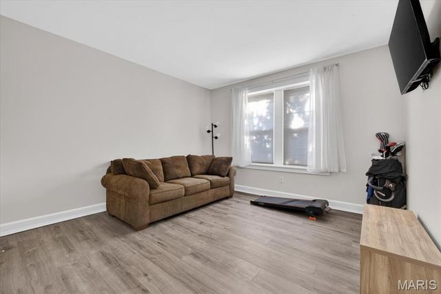 2253 Klemm C, St Louis, MO 63110