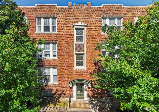 2253 Klemm C, St Louis, MO 63110