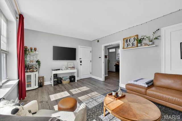2253 Klemm C, St Louis, MO 63110