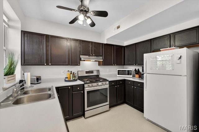 2253 Klemm C, St Louis, MO 63110