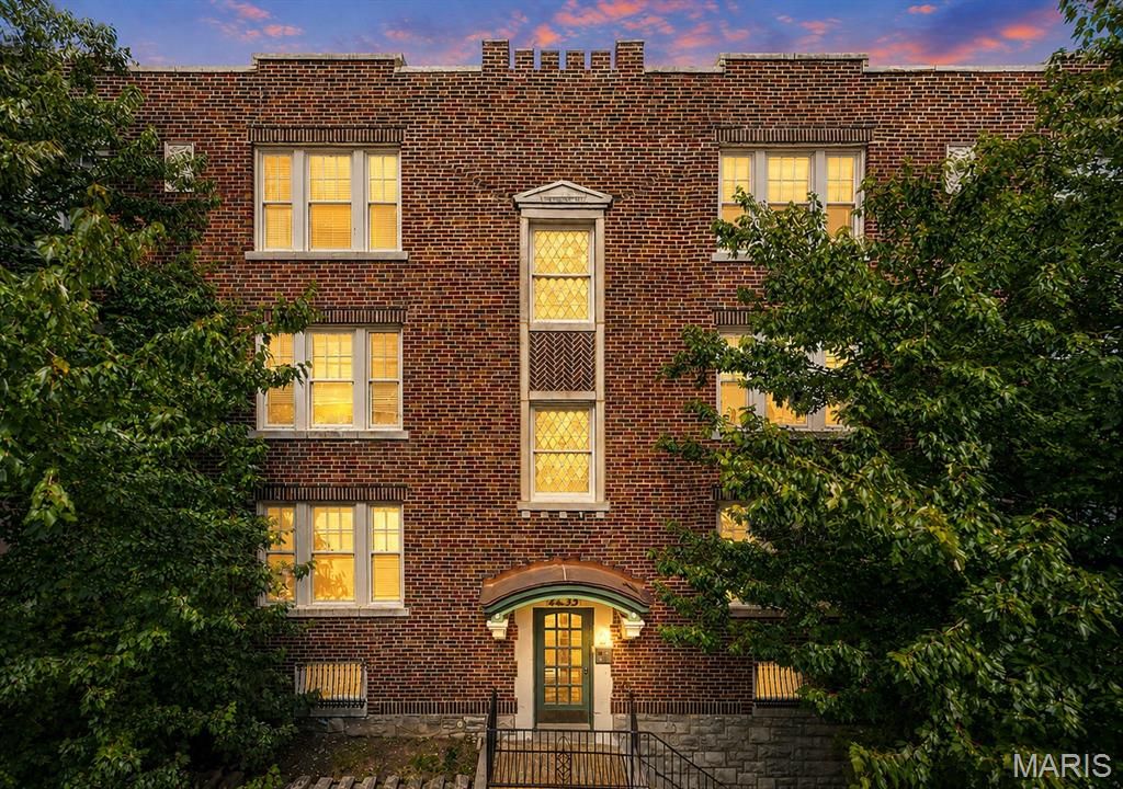 2253 Klemm C, St Louis, MO 63110