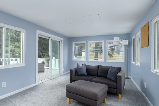 70 Sherwood Hill Dr, Holden, MA 01520