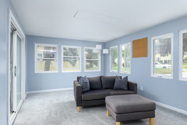 70 Sherwood Hill Dr, Holden, MA 01520