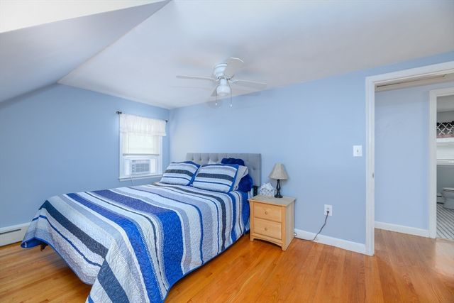 70 Sherwood Hill Dr, Holden, MA 01520