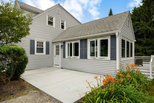 70 Sherwood Hill Dr, Holden, MA 01520