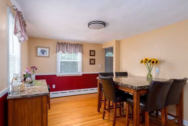 70 Sherwood Hill Dr, Holden, MA 01520
