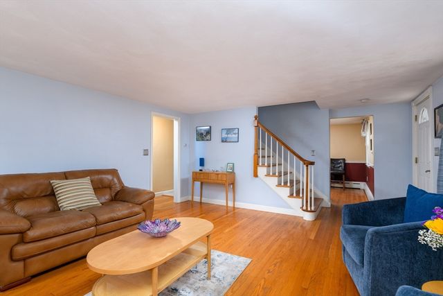 70 Sherwood Hill Dr, Holden, MA 01520