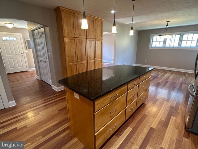 1007 AMELIA AVE., State College, PA 16801