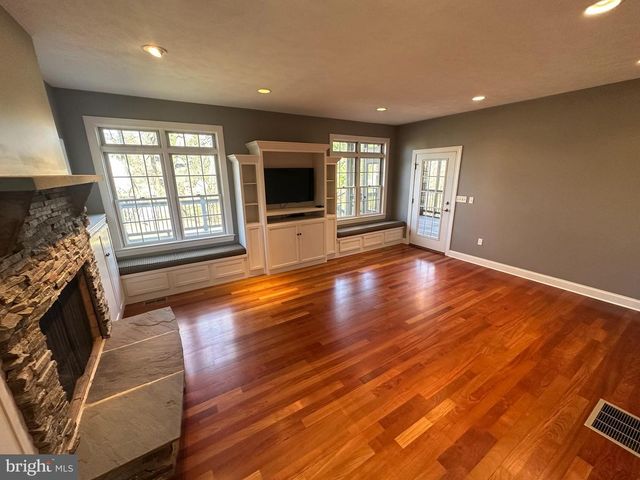 1007 AMELIA AVE., State College, PA 16801