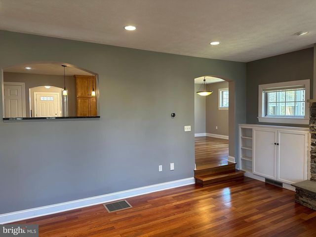 1007 AMELIA AVE., State College, PA 16801